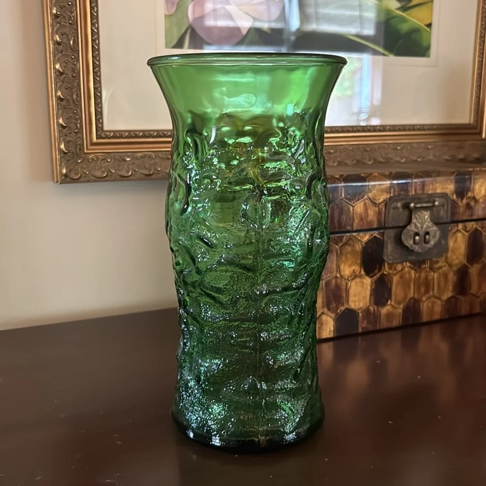 Crinkled Green Glass Vase Vintage - Picture 2 of 12